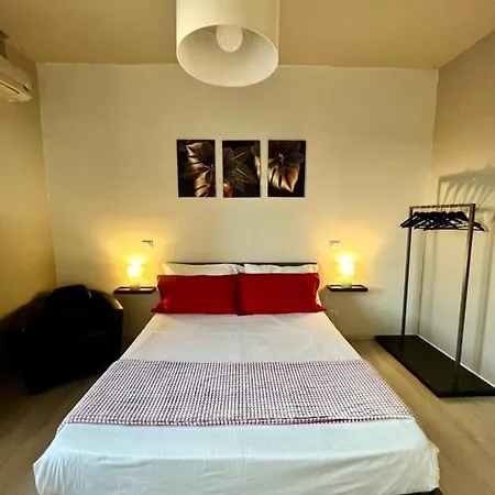 Sleep & Fly Center - Late Checkin 1am - Early Checkin 11am - Late Checkout 1pm - Transfer - Extra Available Only Upon Reservation Bergamo