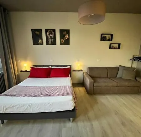 Sleep & Fly Center - Late Checkin 1am - Early Checkin 11am - Late Checkout 1pm - Transfer - Extra Available Only Upon Reservation * Bergamo