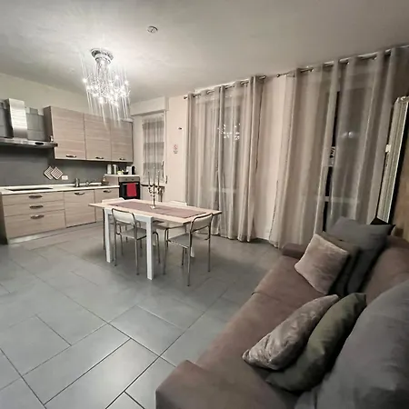 Sleep & Fly Bgy Airport-station-center Apartament