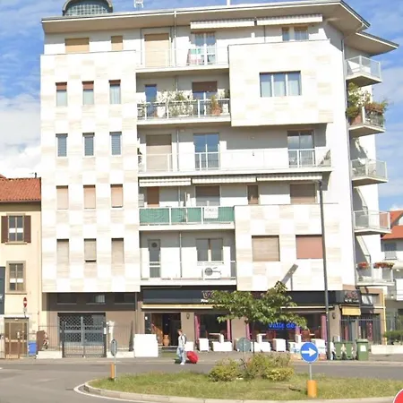 Sleep & Fly Bgy Airport-station-center Apartment *