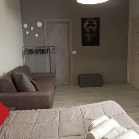 Apartment Sleep & Fly Bgy Airport-station-center